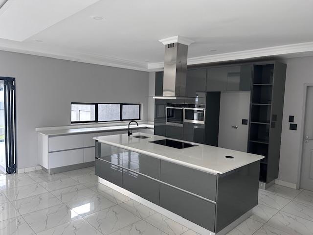 5 Bedroom Property for Sale in Six Fountains Residential Estate Gauteng