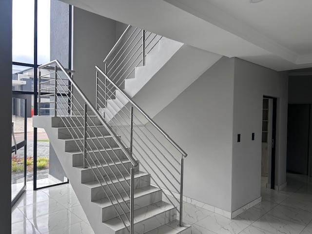 5 Bedroom Property for Sale in Six Fountains Residential Estate Gauteng