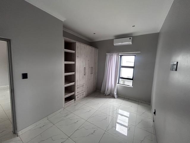 5 Bedroom Property for Sale in Six Fountains Residential Estate Gauteng