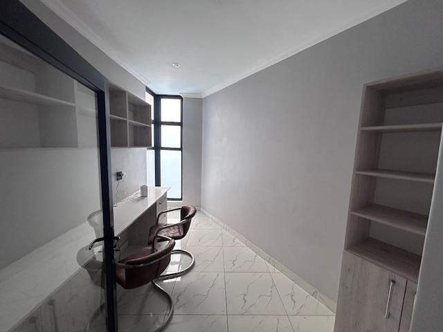 5 Bedroom Property for Sale in Six Fountains Residential Estate Gauteng