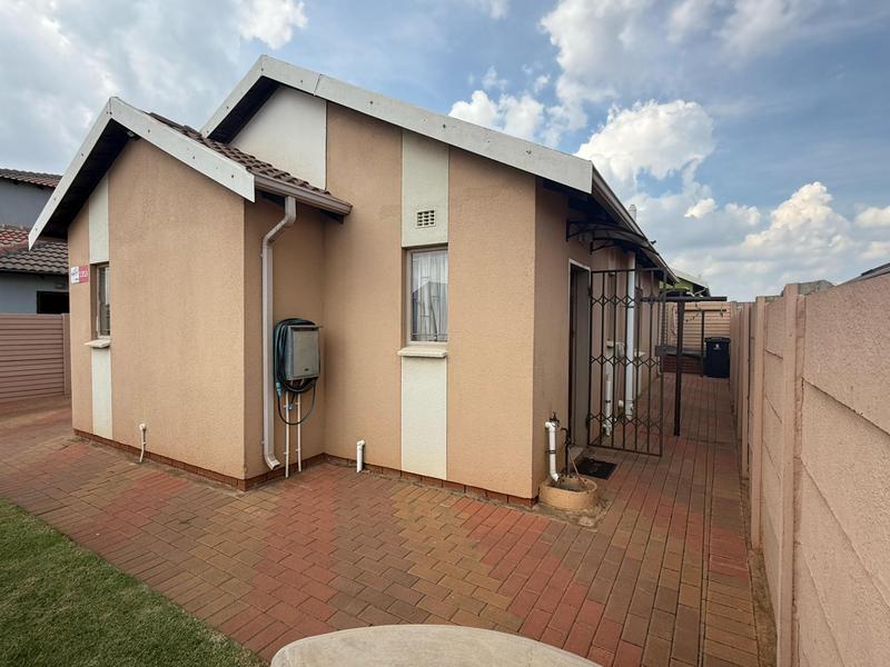 3 Bedroom Property for Sale in Sky City Gauteng