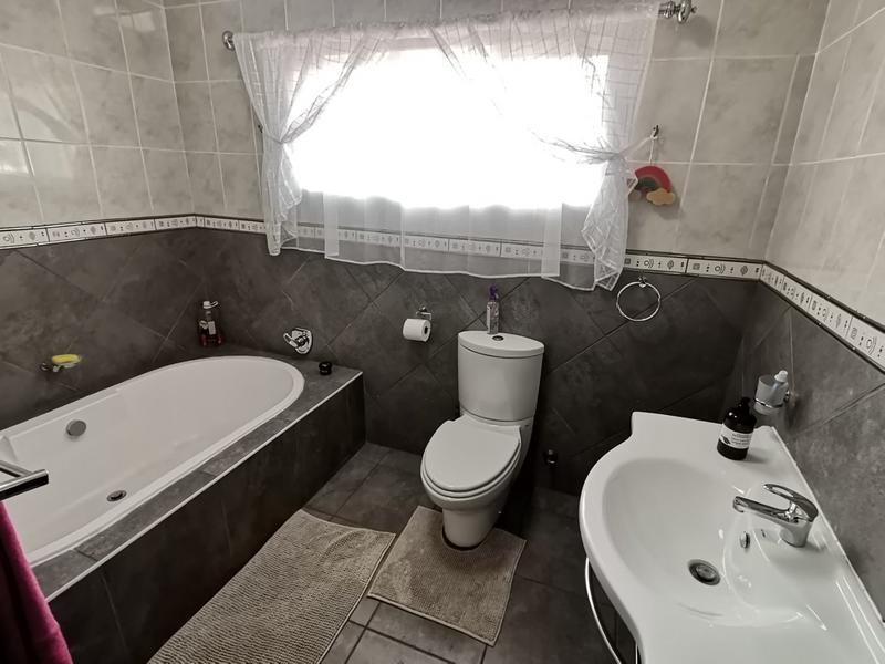 4 Bedroom Property for Sale in Vanderbijlpark SE 3 Gauteng