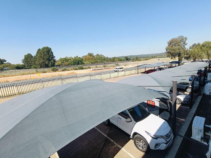 To Let commercial Property for Rent in Randjespark Gauteng