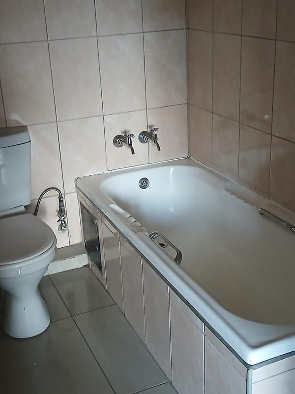 2 Bedroom Property for Sale in Johannesburg Gauteng