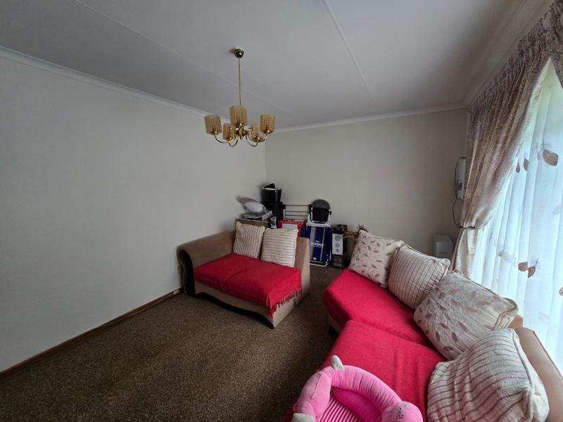 5 Bedroom Property for Sale in Karenpark Gauteng