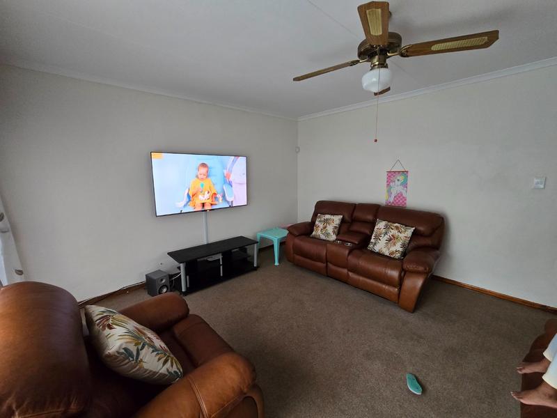 5 Bedroom Property for Sale in Karenpark Gauteng
