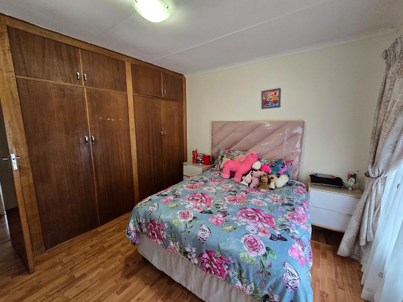 5 Bedroom Property for Sale in Karenpark Gauteng