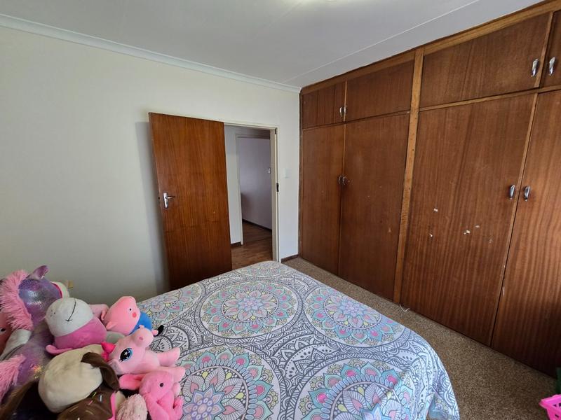 5 Bedroom Property for Sale in Karenpark Gauteng