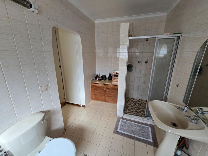 5 Bedroom Property for Sale in Karenpark Gauteng