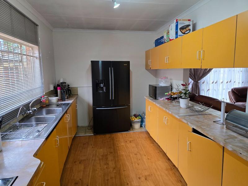 5 Bedroom Property for Sale in Karenpark Gauteng