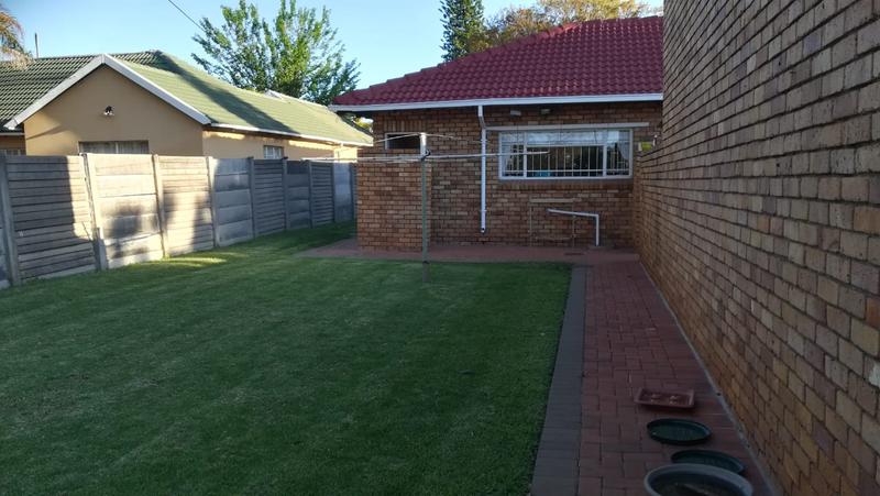 5 Bedroom Property for Sale in Karenpark Gauteng