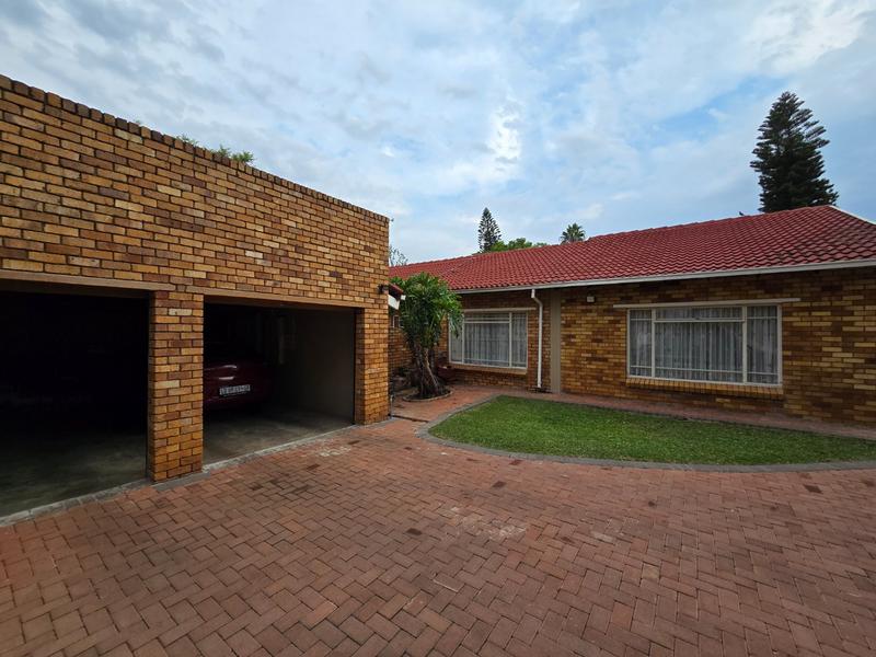 5 Bedroom Property for Sale in Karenpark Gauteng