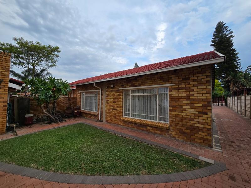 5 Bedroom Property for Sale in Karenpark Gauteng
