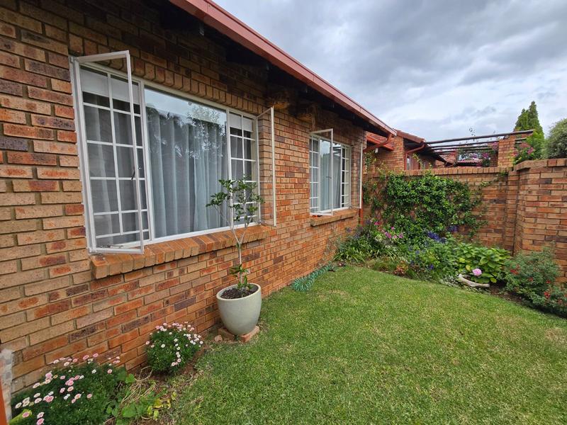 5 Bedroom Property for Sale in Karenpark Gauteng