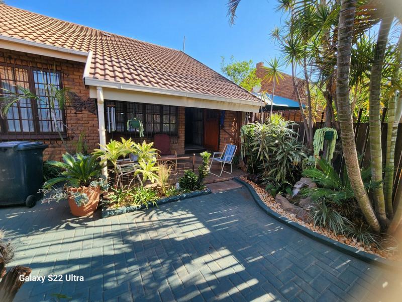 2 Bedroom Property for Sale in Theresa Park Gauteng
