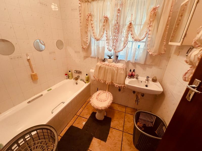 2 Bedroom Property for Sale in Theresa Park Gauteng