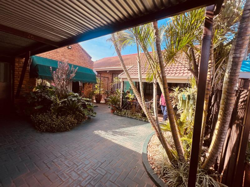 2 Bedroom Property for Sale in Theresa Park Gauteng