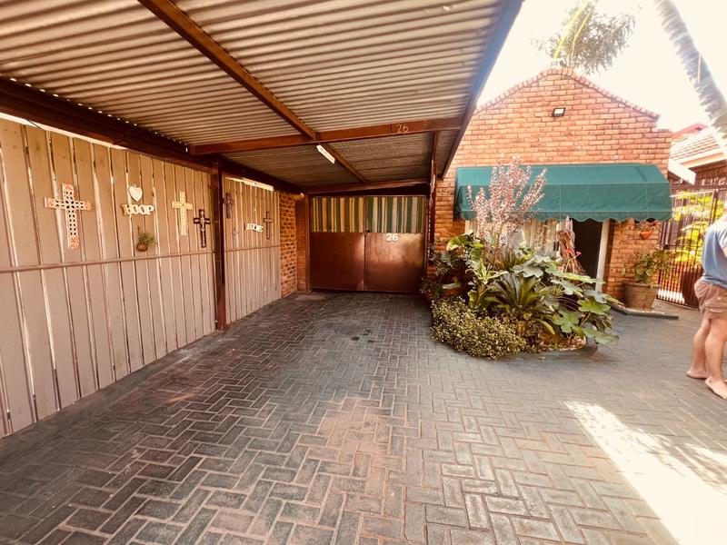 2 Bedroom Property for Sale in Theresa Park Gauteng