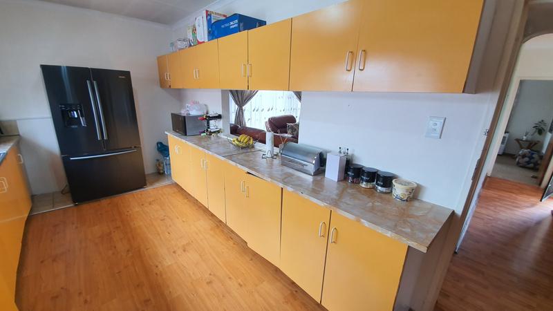 5 Bedroom Property for Sale in Karenpark Gauteng