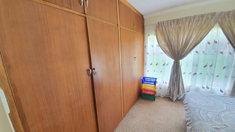 5 Bedroom Property for Sale in Karenpark Gauteng