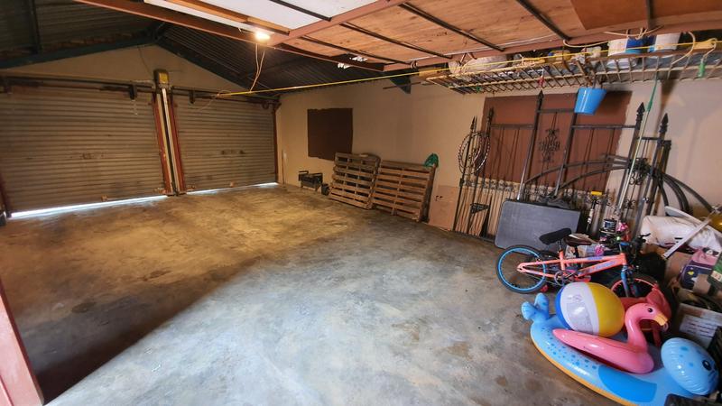5 Bedroom Property for Sale in Karenpark Gauteng