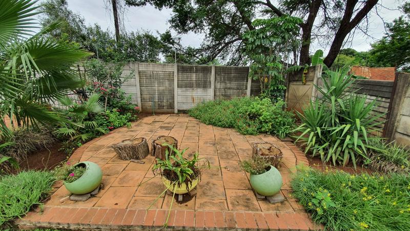 5 Bedroom Property for Sale in Karenpark Gauteng