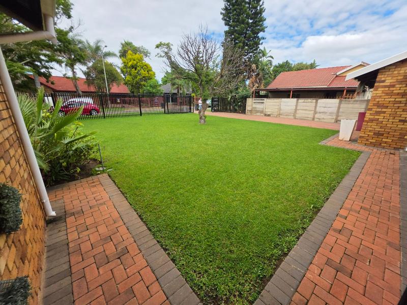 5 Bedroom Property for Sale in Karenpark Gauteng