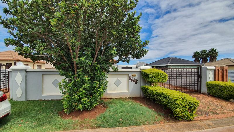 3 Bedroom Property for Sale in The Orchards Gauteng