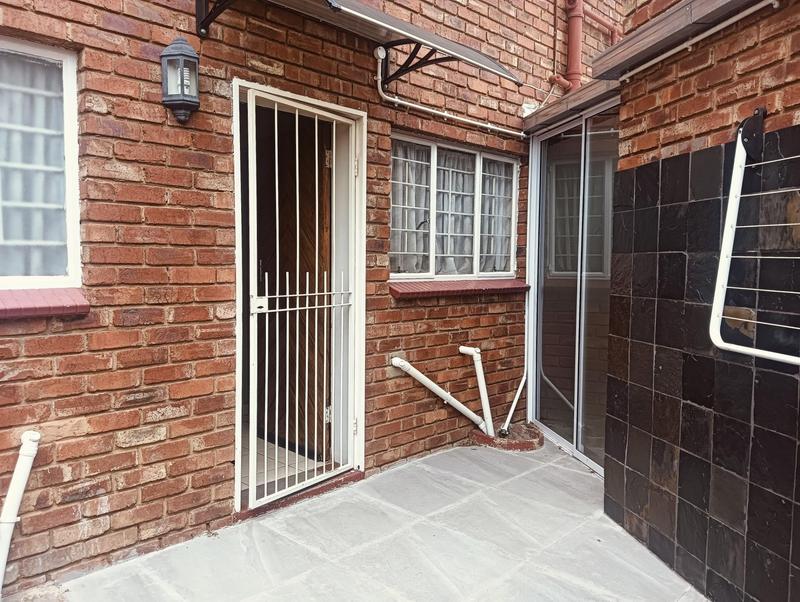 2 Bedroom Property for Sale in Freeway Park Gauteng