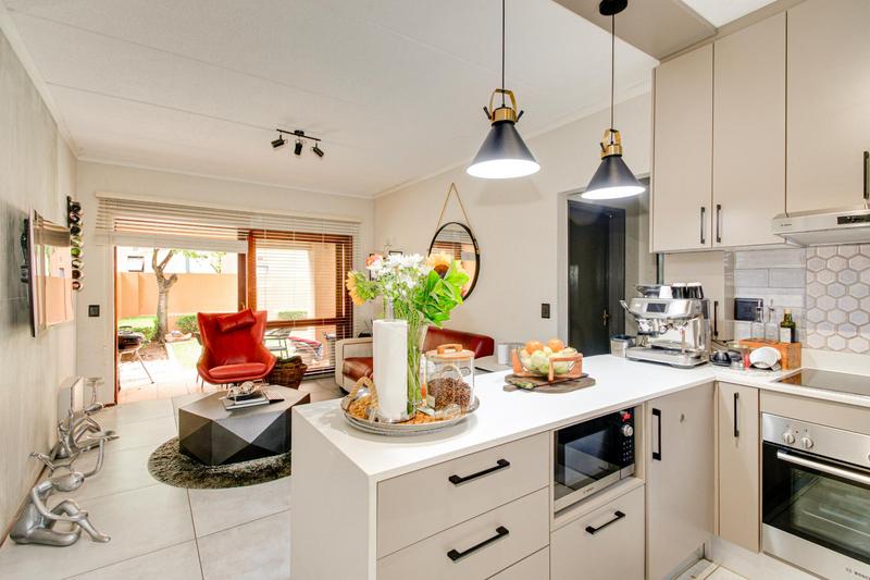1 Bedroom Property for Sale in Lonehill Gauteng