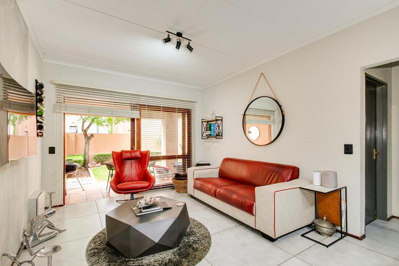 1 Bedroom Property for Sale in Lonehill Gauteng