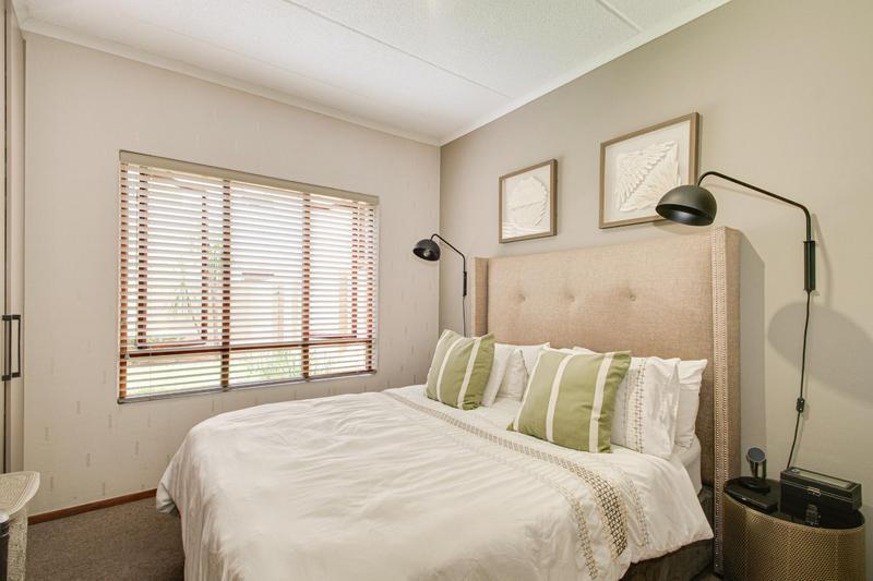 1 Bedroom Property for Sale in Lonehill Gauteng