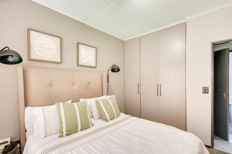 1 Bedroom Property for Sale in Lonehill Gauteng