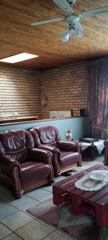 5 Bedroom Property for Sale in Winchester Hills Gauteng