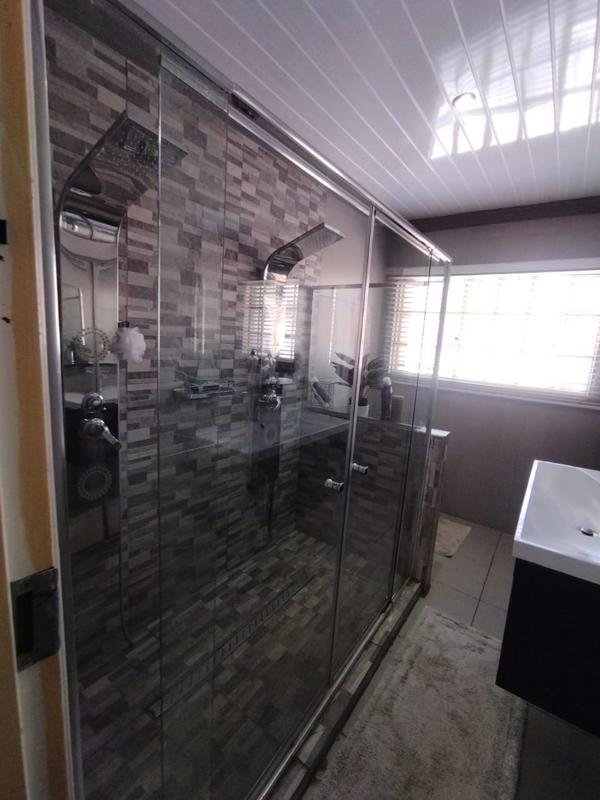 4 Bedroom Property for Sale in Garsfontein Gauteng
