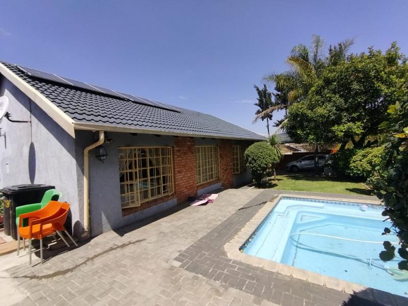 4 Bedroom Property for Sale in Garsfontein Gauteng