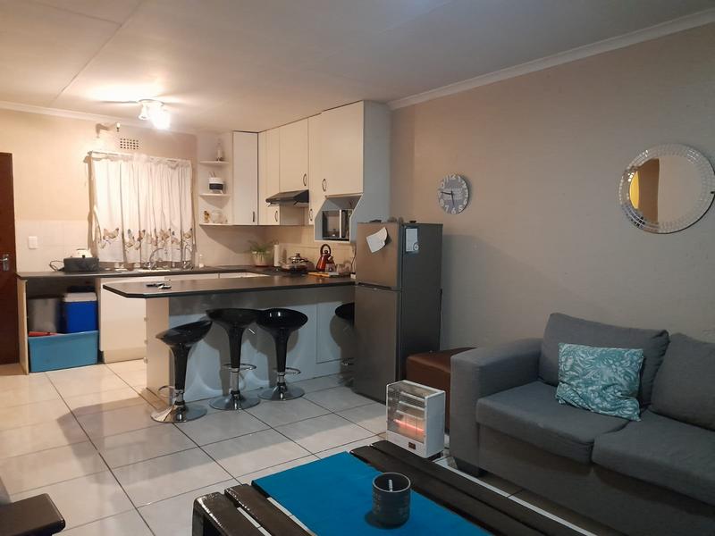 2 Bedroom Property for Sale in Chloorkop Gauteng