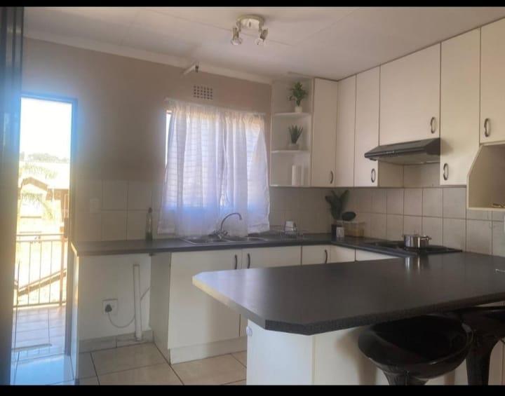 2 Bedroom Property for Sale in Chloorkop Gauteng