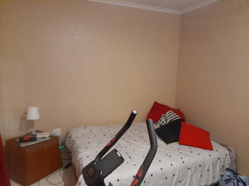 2 Bedroom Property for Sale in Chloorkop Gauteng