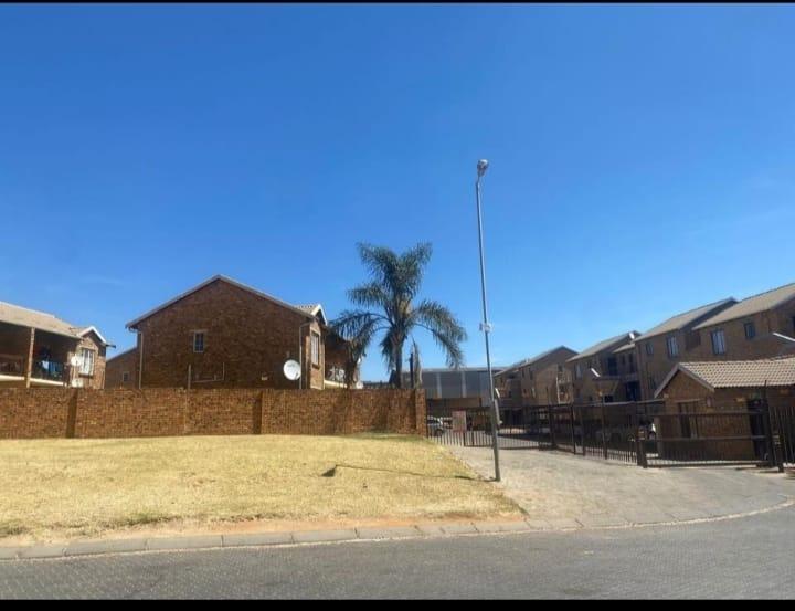 2 Bedroom Property for Sale in Chloorkop Gauteng