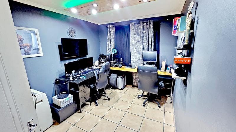 2 Bedroom Property for Sale in Castleview Gauteng
