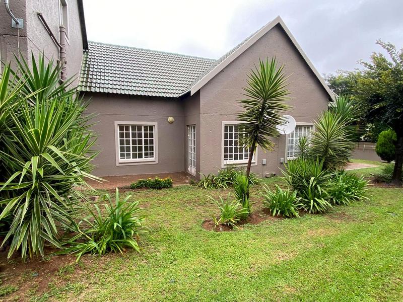 To Let 3 Bedroom Property for Rent in Bassonia Rock Gauteng
