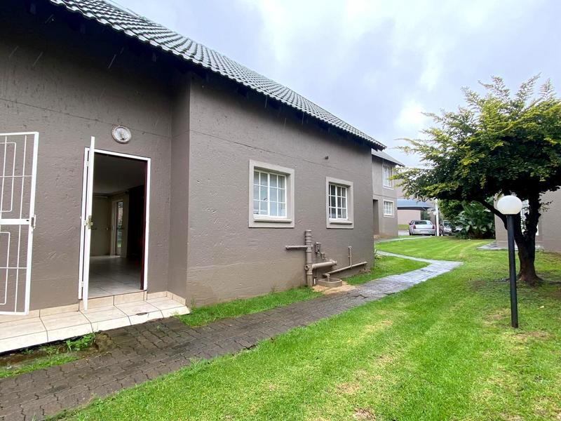 To Let 3 Bedroom Property for Rent in Bassonia Rock Gauteng
