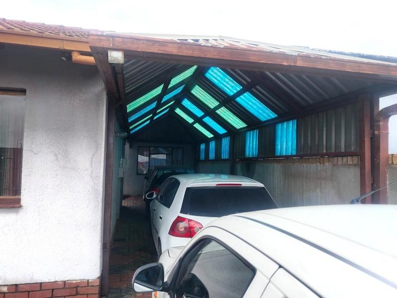 4 Bedroom Property for Sale in Dobsonville Gauteng