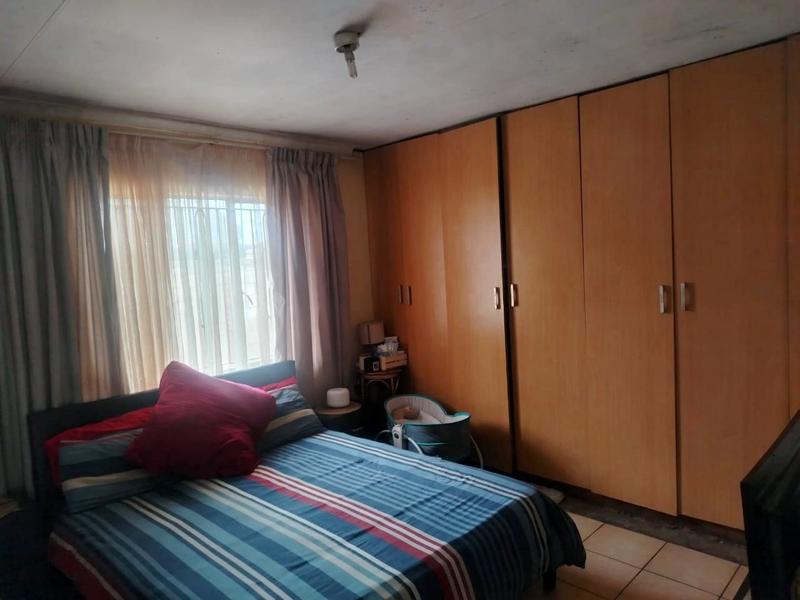 4 Bedroom Property for Sale in Dobsonville Gauteng