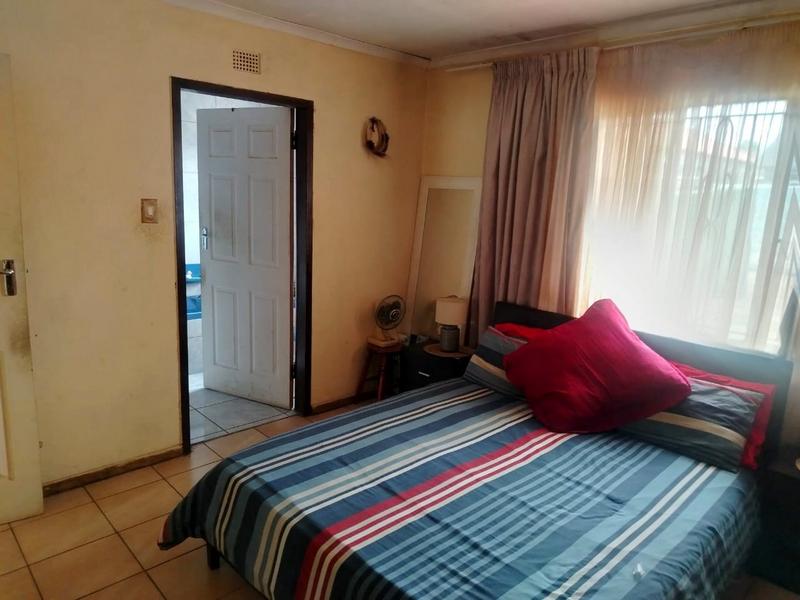 4 Bedroom Property for Sale in Dobsonville Gauteng