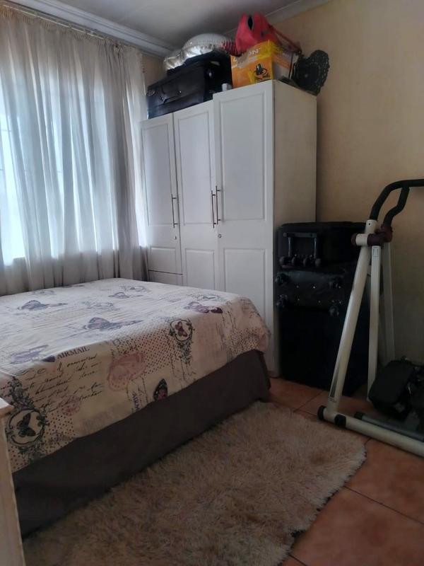 4 Bedroom Property for Sale in Dobsonville Gauteng