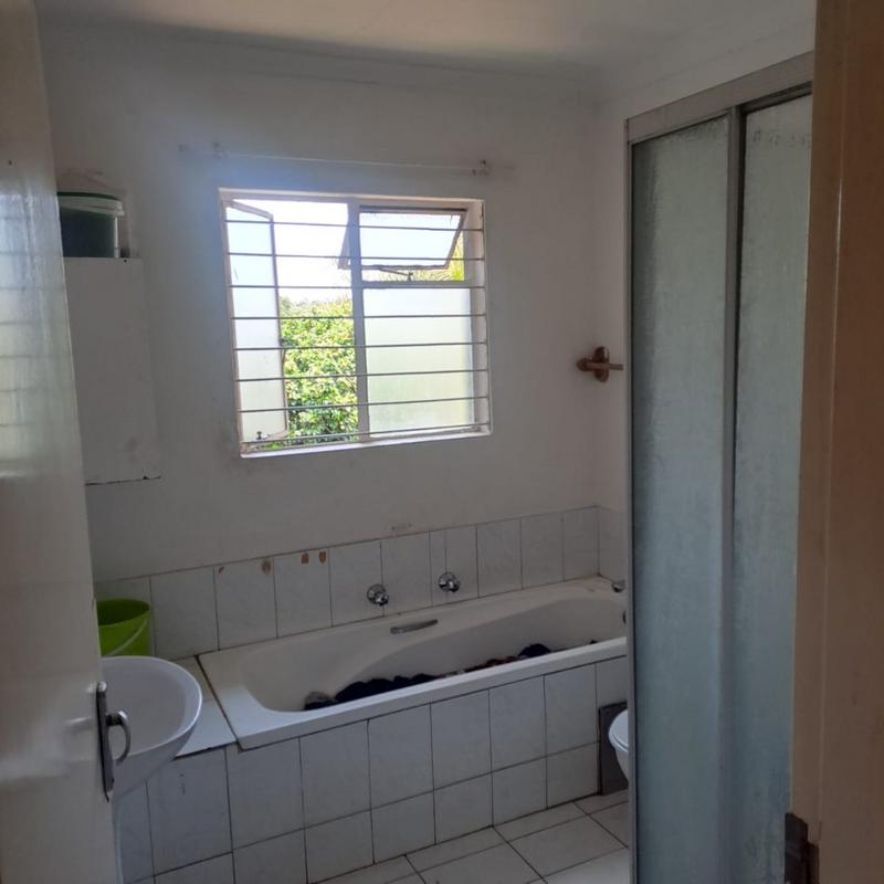 2 Bedroom Property for Sale in Florida Gauteng