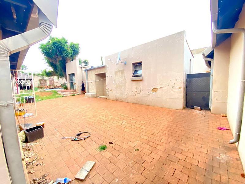 5 Bedroom Property for Sale in Kensington Gauteng
