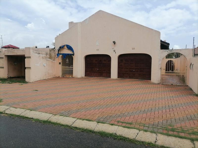 3 Bedroom Property for Sale in Diepkloof Gauteng